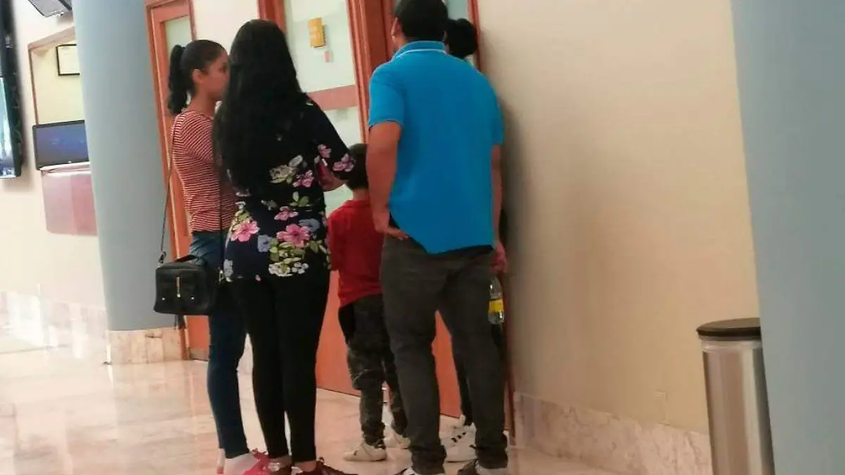 33 Familiares de Esaú y Yoselín esperan un milagro2